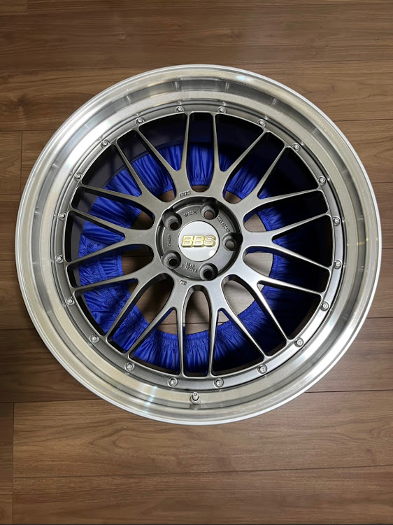 アルファードの嫁ぎ先募集・嫁ぎ先募集中・ホイール売ります・BBS LM・BBS売りますに関するカスタム事例の投稿画像1枚目