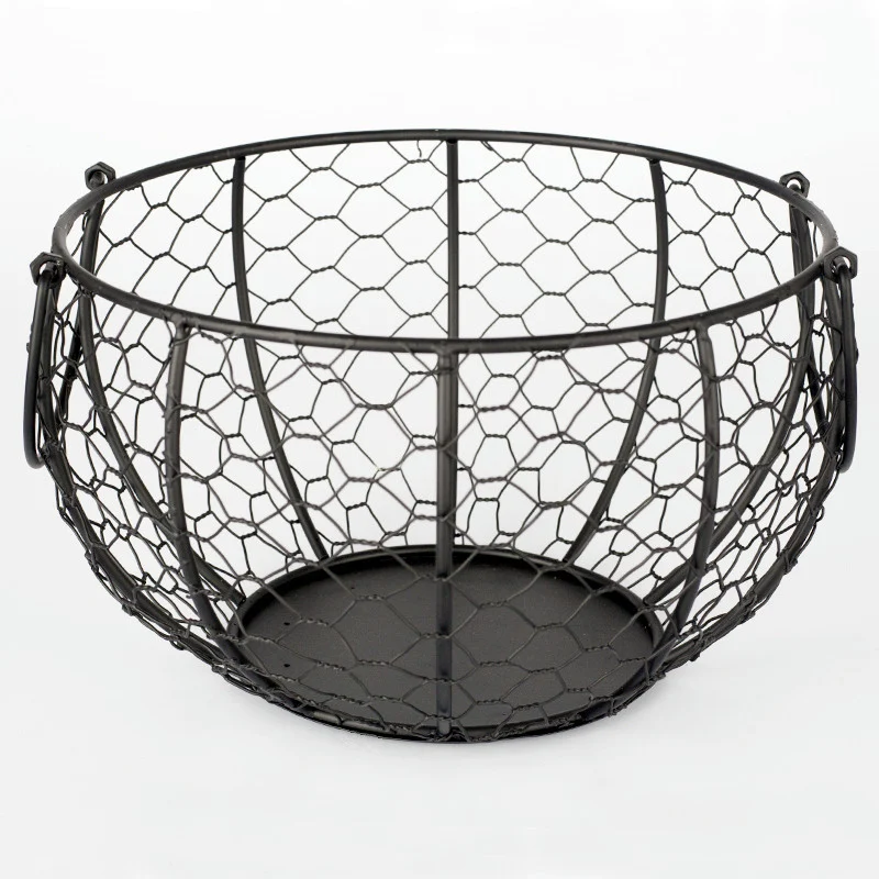 Panier à fruits en forme de poule, élégant et pratique pour votre cuisine. Conservez vos fruits frais avec charme et ajoutez une touche rustique à votre intérieur.