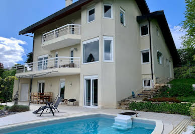 Maison avec piscine et terrasse 5