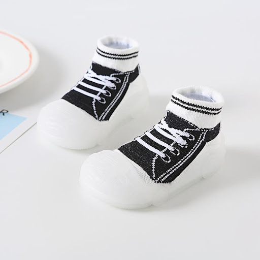 Title 9, Baby Indoor Non-slip Floor Socks for safe play ...