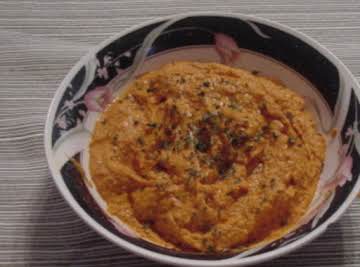 Spicy roasted red pepper hummus