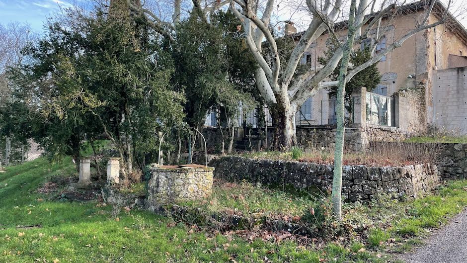 Vente maison 18 pièces 764 m² à Cotignac (83570), 150 000 €