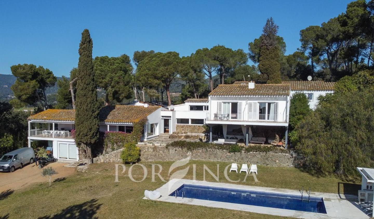 Villa with pool Vall-llobrega