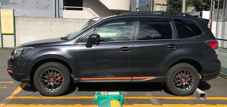 フォレスターの真横・ニャンズ・お化け寝・どこも行かないから写真が映えないに関するカスタム事例の投稿画像2枚目