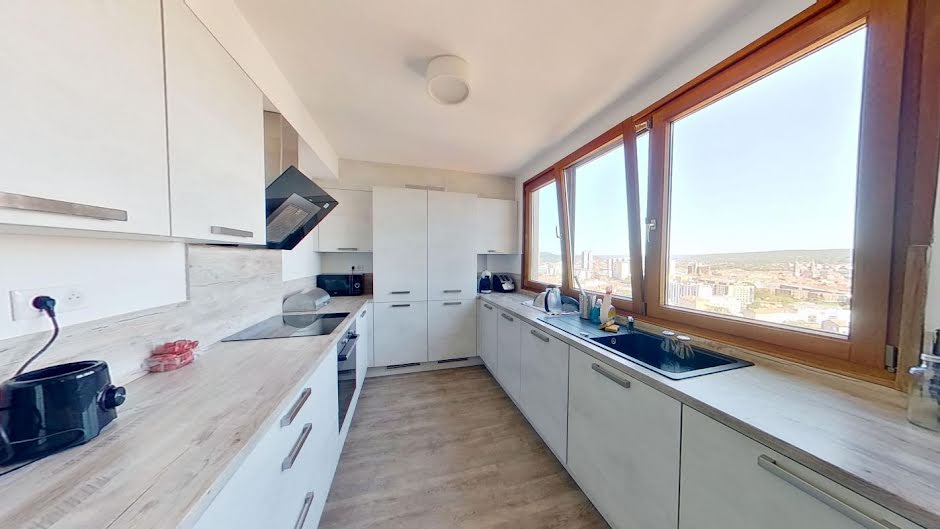 Location meublée appartement 5 pièces 100 m² à Nancy (54000), 400 €