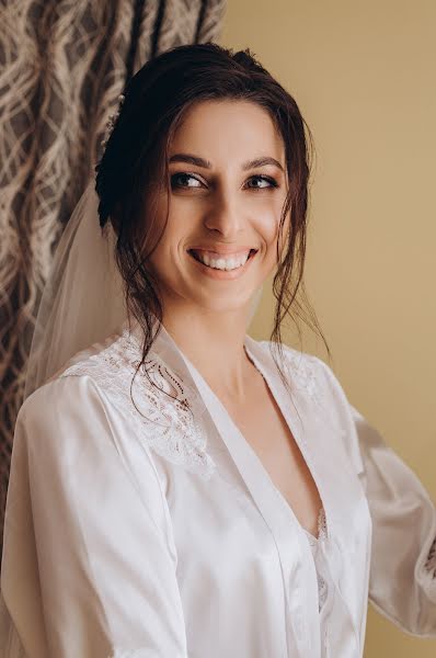 Wedding photographer Olha Peretiatkevych (photonforpeople). Photo of 26 January 2021