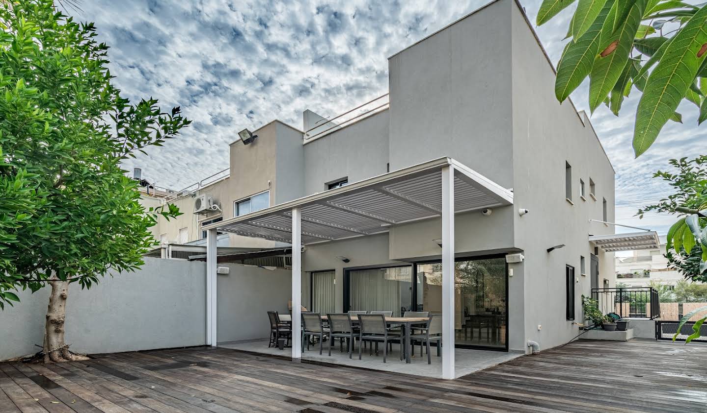 House with terrace Tel Aviv-Yafo