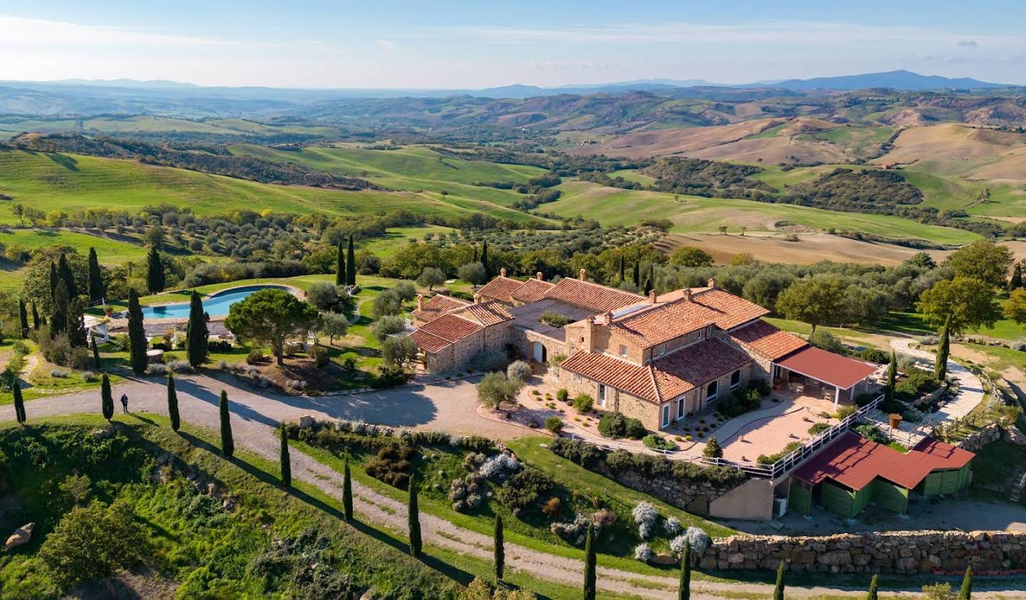 Farm house with garden and pool Cinigiano