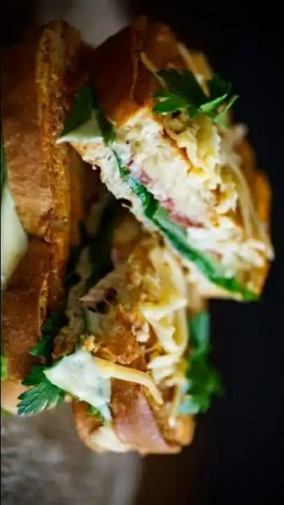 Bomber Egg Sub