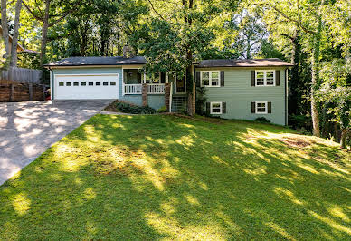 House with garden 14