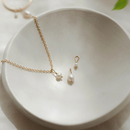 Title 5, Baroque Shaped Freshwater Pearl Necklace for Wo...