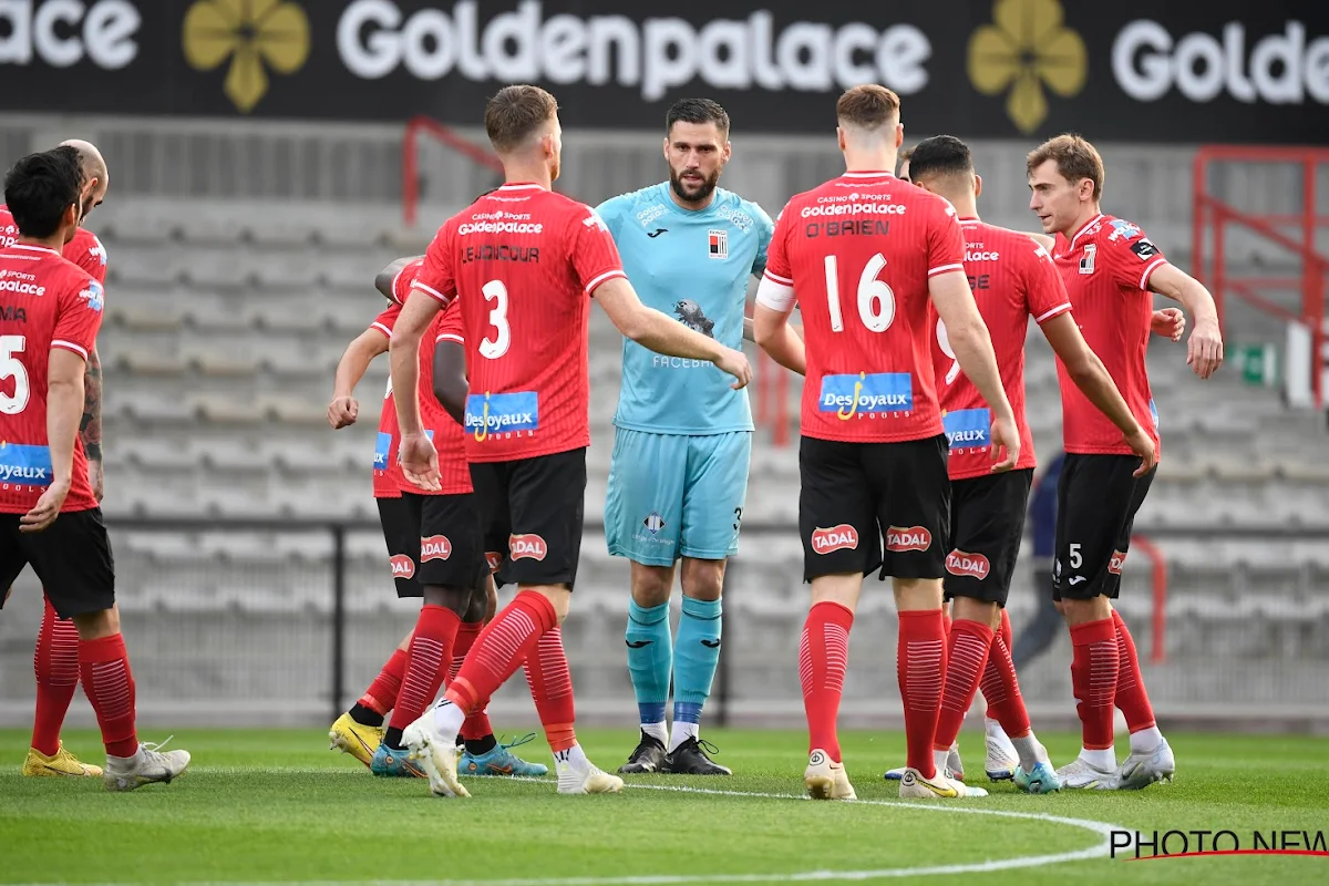 🎥 "Les bras le long du corps..." : le RWDM enrage après une décision arbitrale controversée face au Club NXT 