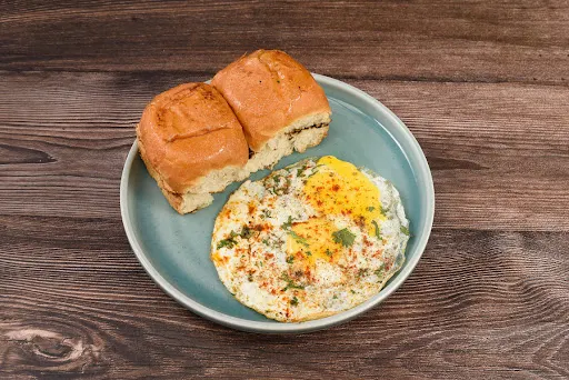 Fried Egg With Pav (2 Pcs)