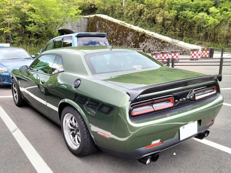 チャレンジャーのダッジ チャレンジャー・フェンダーフレアー・scat pack 392に関するカスタム事例の投稿画像1枚目