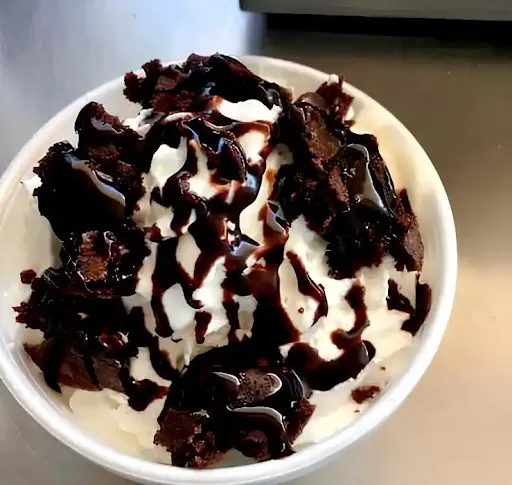 Crushed Brownie With Ice Cream