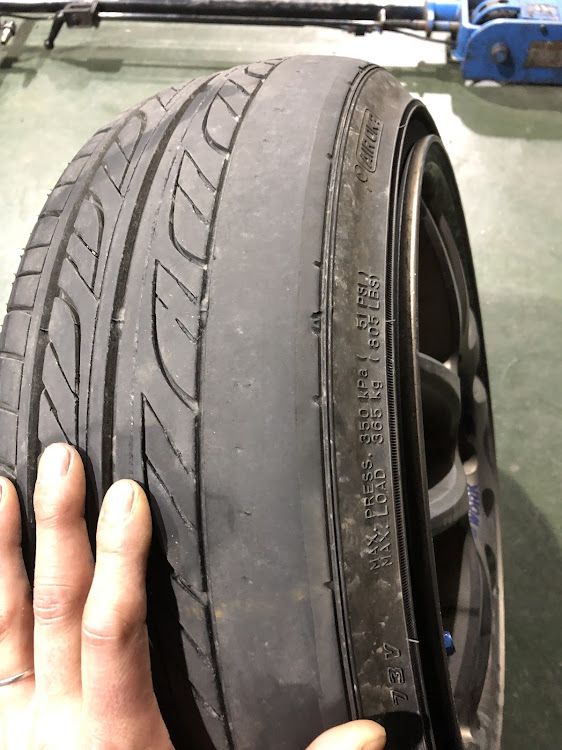 ワゴンRのタイヤ交換・ワゴンR・mh21s・MH22Sに関するカスタム事例の投稿画像2枚目