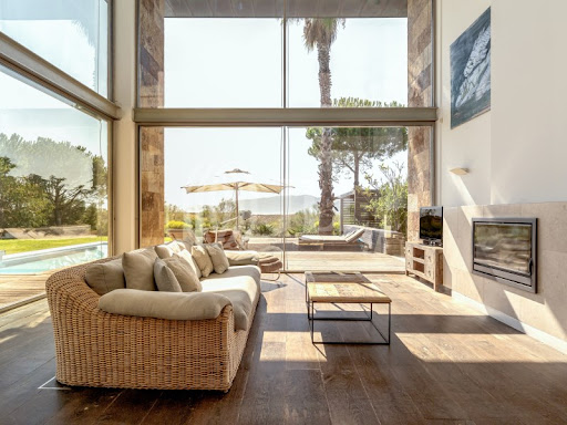 House with pool and terrace 2