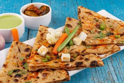 Tawa Paneer Pyaz Paratha Combo