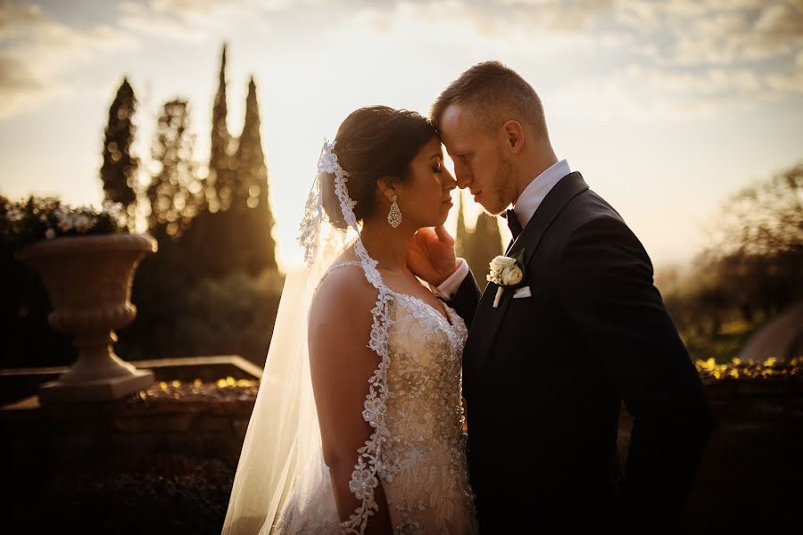 Fotografo di matrimoni Alessandro Morbidelli (moko). Foto del 7 aprile 2020