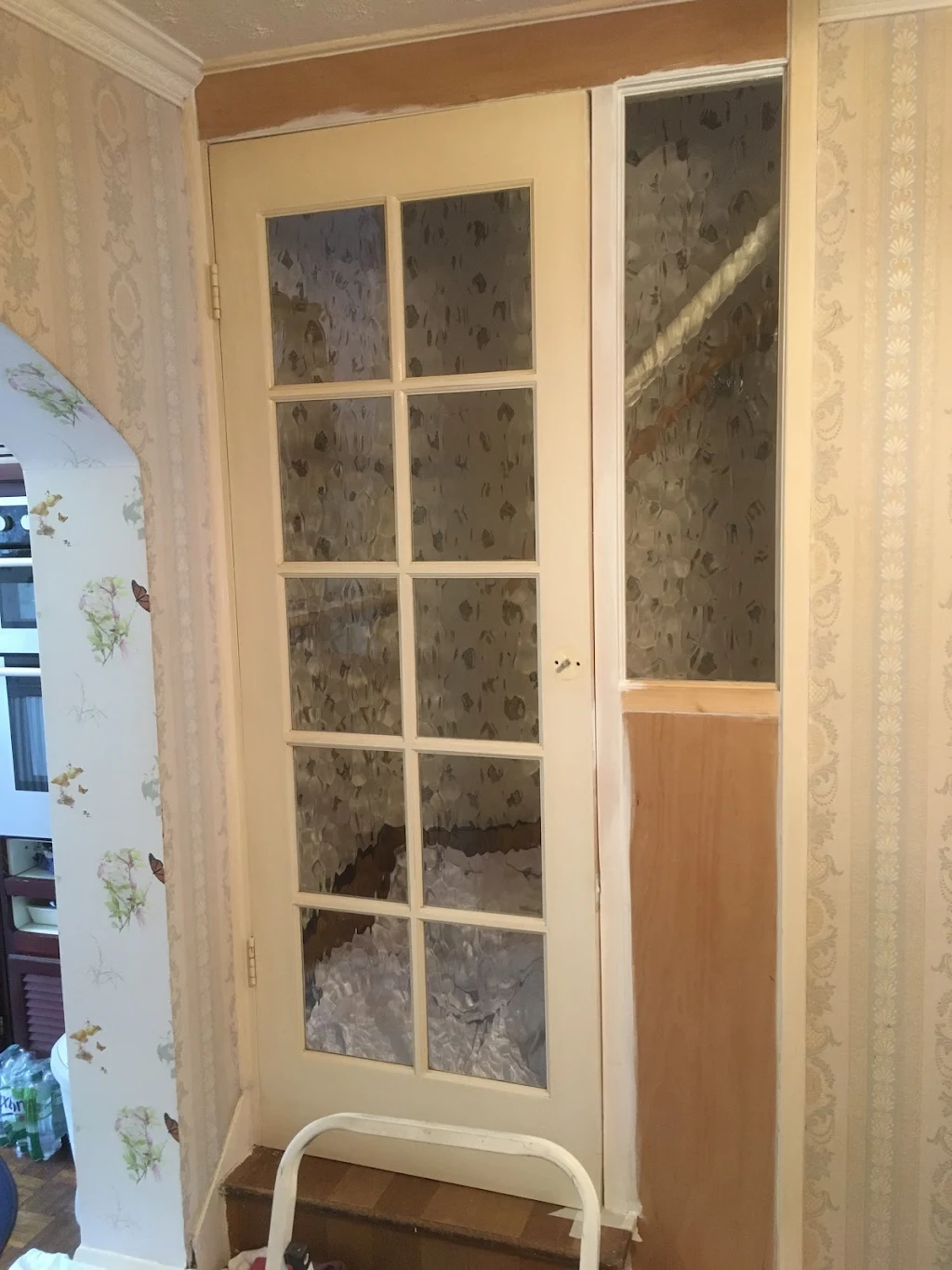 Bare wood need sealing and priming.