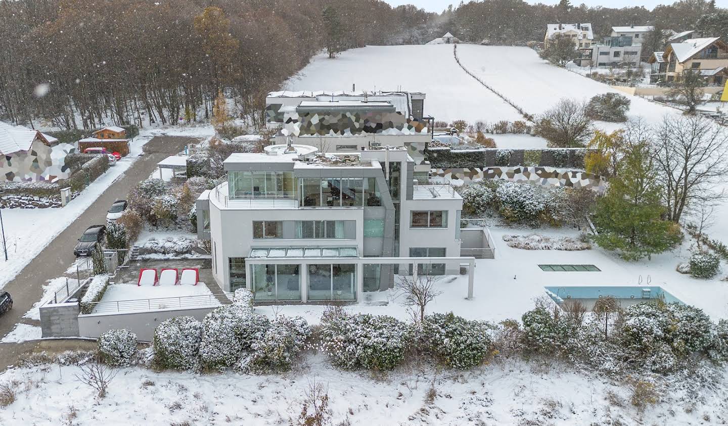 Maison avec jardin et terrasse Gießhübl