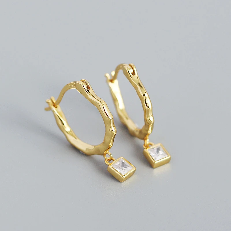 Boucles d'oreilles Rétro Irrégulières Femme avec Design Spécial