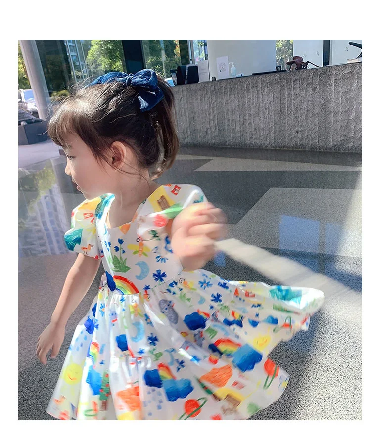Mädchen Sommerkleid im koreanisch-westlichen Stil, mit Puffärmeln, Cartoon-Prinzessin Design, ideal für Urlaub und Freizeit.