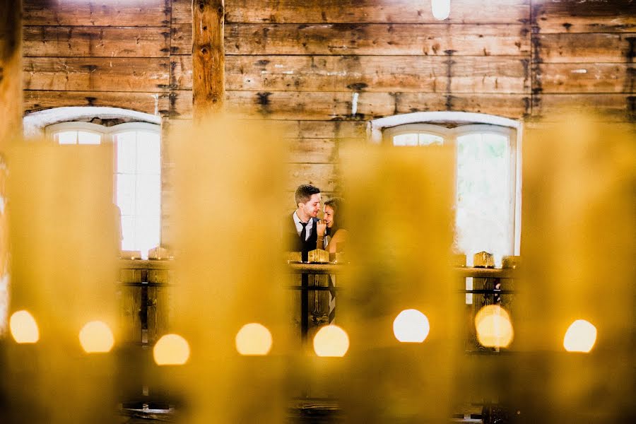 Fotógrafo de bodas Alena Kustova (easytolie). Foto del 5 de febrero 2018