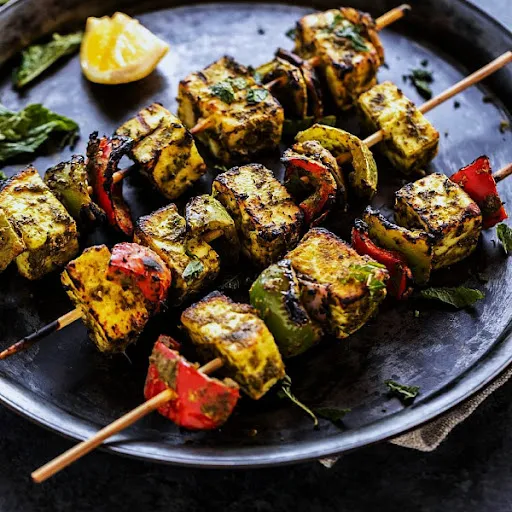 Afghani Paneer Tikka [8 Pcs With Onion & Capsicum] (Dotd)