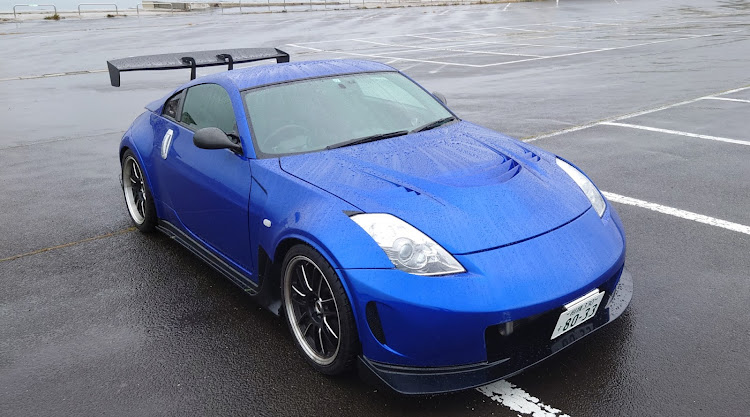 フェアレディZの雨の日走るの楽しい・雨天後の洗車が億劫・カモイレーシング・ワンオフパーツに関するカスタム事例の投稿画像1枚目