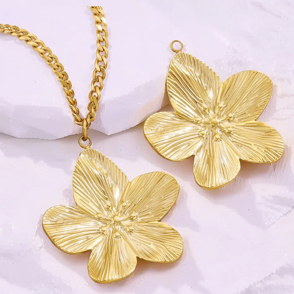 Pendentif fleur DIY Vintage Or Acier Inoxydable Design Avancé Collier et boucles d'oreilles Créez vos bijoux personnalisés.