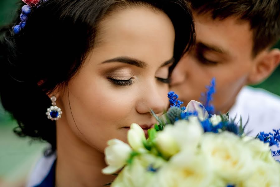 Fotógrafo de casamento Viktoriya Scheka (viktoriiashcheka). Foto de 5 de agosto 2017