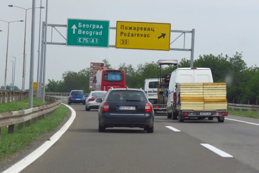 Popodne se očekuje pojačan saobraćaj, moguće da bude kraćih zadržavanja na naplatnim stanicama