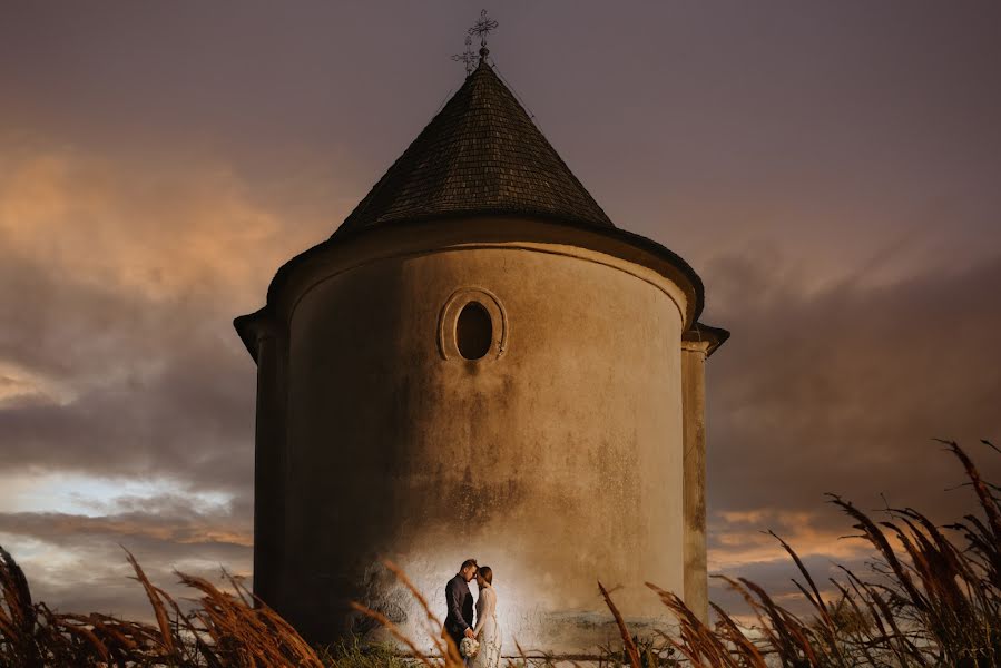 Jurufoto perkahwinan Marek Curilla (svadbanavychode). Foto pada 25 Julai 2023