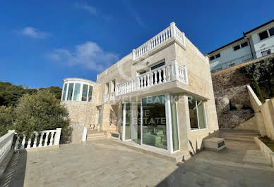 House with garden and terrace 3