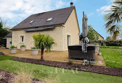 House with garden and terrace 18