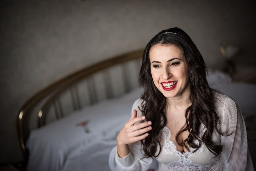 Wedding photographer Larisa Paschenko (laraphotographer). Photo of 24 January 2018