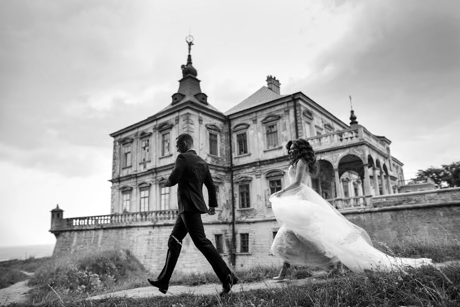 Fotógrafo de casamento Taras Kovalchuk (taraskovalchuk). Foto de 26 de setembro 2017