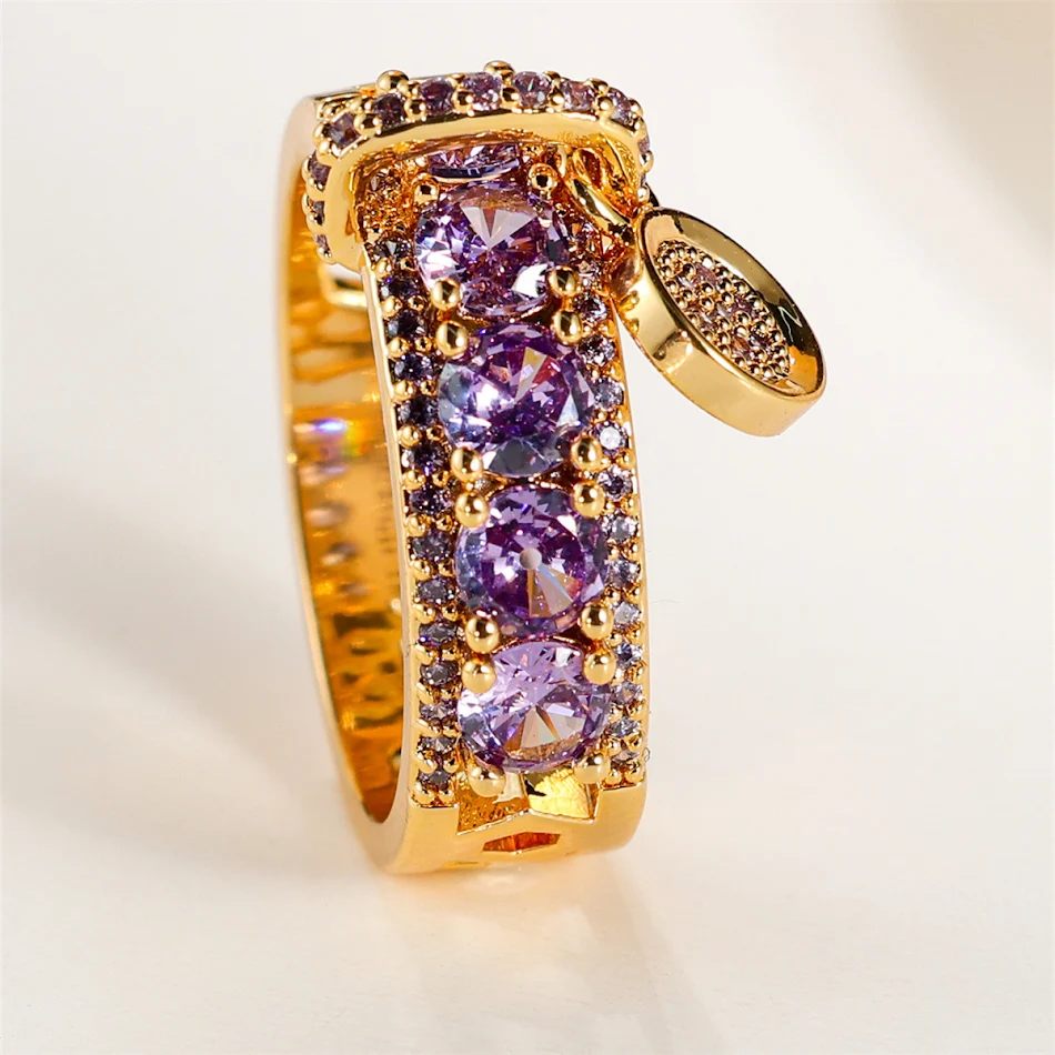 Nieuwe Retro Disc Ring met vintage persoonlijkheid. Voeg een unieke en stijlvolle retro-touch toe aan je dagelijkse look en druk jezelf uit.