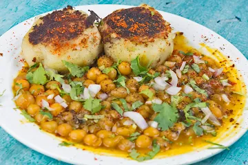 Offers & Deals on Tikki Chaat in Hazratganj Lucknow