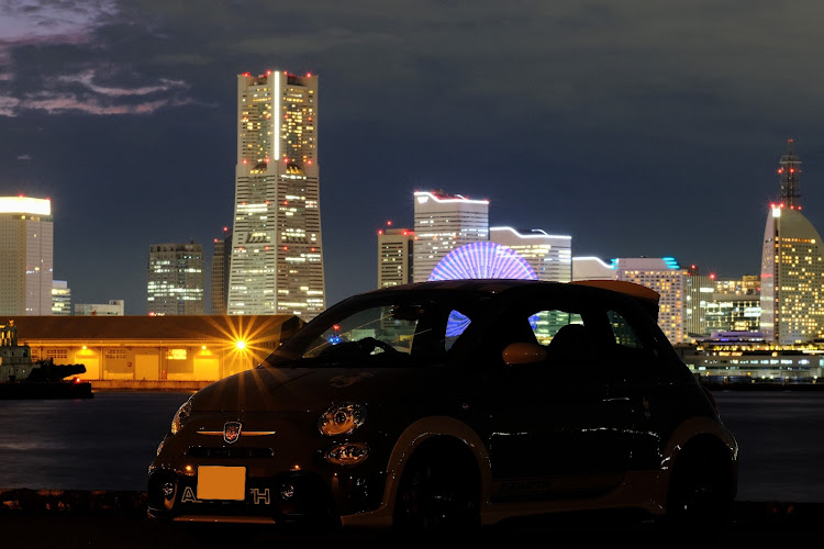 アバルト・595の夜景と愛車・みなとみらい夜景・みなとみらい・discover＿ctに関するカスタム事例の投稿画像3枚目