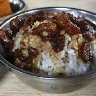 矮仔財滷肉飯