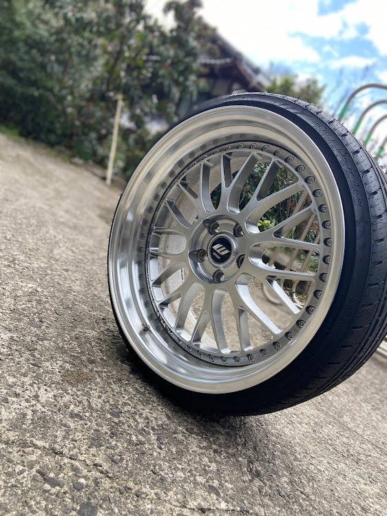 アルファードのアルファード20後期・ジスタンスw10m・今年の夏タイヤは？に関するカスタム事例の投稿画像2枚目