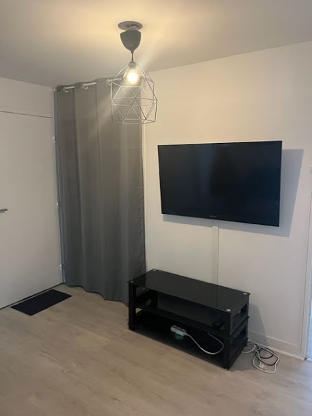 Location meublée appartement 5 pièces 80.7 m² à Cergy (95000), 2 400 €