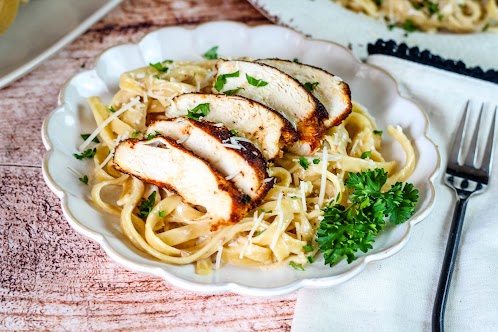 Blackened Chicken Breast With Fettuccine Alfredo