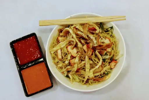 Chicken & Egg Chowmein