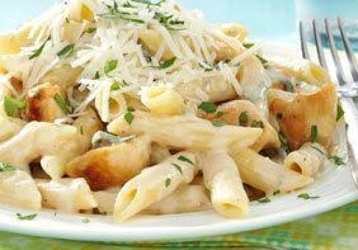 CHICKEN & PENNE GORGONZOLA