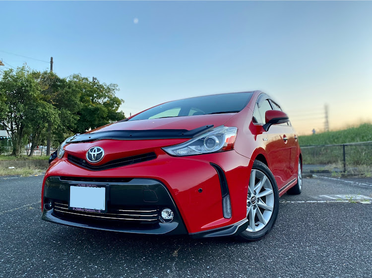 プリウスαのVERIUSα・バグガード・ちょい下げ車高・なんちゃってUS仕様・プリウスα全国オフで会いましょうに関するカスタム事例の投稿画像1枚目