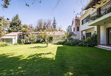 Maison avec jardin et terrasse 1