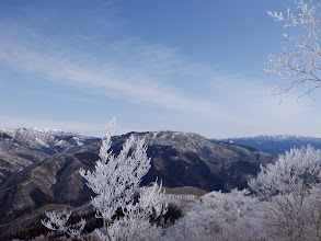 右に鷲ヶ岳